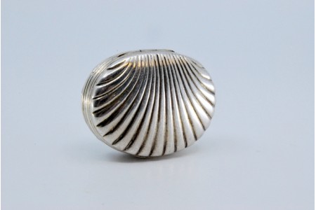 Caixa de Vinagrete em prata e ouro em forma de concha do período de George III.